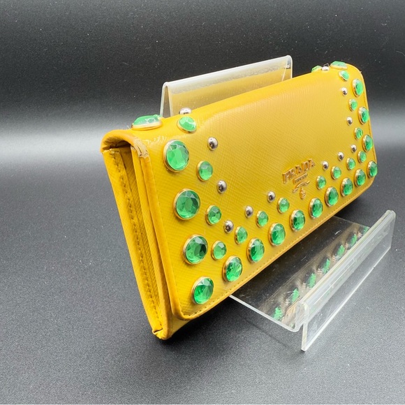 Prada Limited Edition SAFFIANO VERNIC ANANAS Wallet - Picture 4 of 12